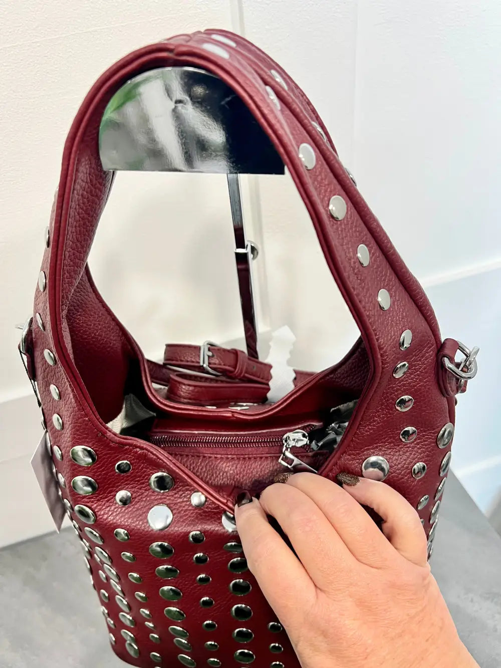 Vallan Stud Bucket Bag WINE - Crossbody